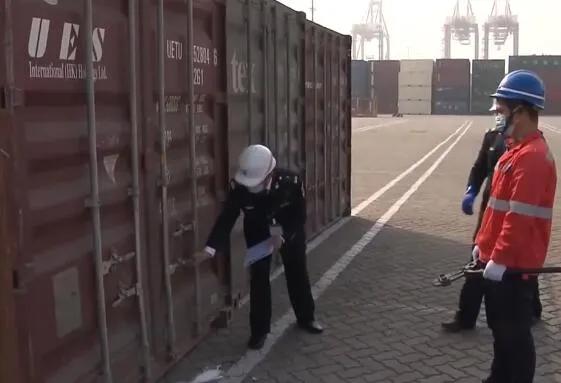 <a href='http://www.jbjbj.cn' title='危險(xiǎn)品運(yùn)輸' >危險(xiǎn)品運(yùn)輸</a>