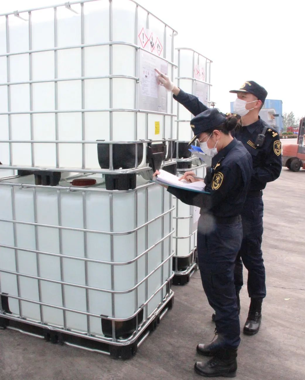 中港<a href='http://www.jbjbj.cn' title='危險品貨運' >危險品貨運</a>